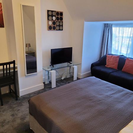 Silvertree Lodge - 2 Double Bed Flat With Parking Hemel Hempstead Eksteriør billede