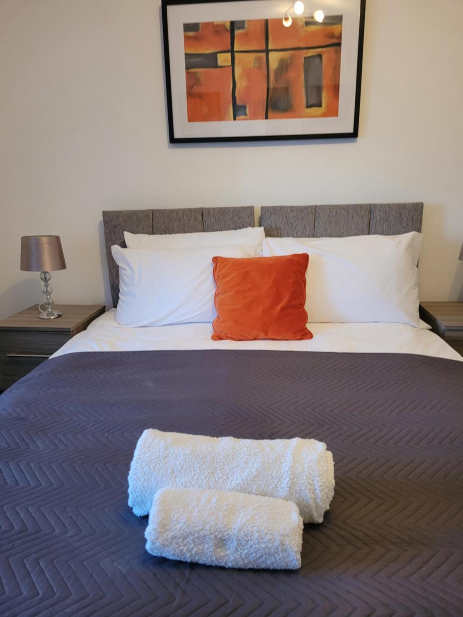 Silvertree Lodge - 2 Double Bed Flat With Parking Hemel Hempstead Eksteriør billede